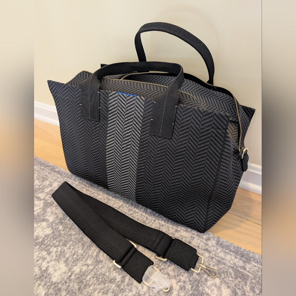 NWOT Rothy's Overnighter Bag in Shadow Black